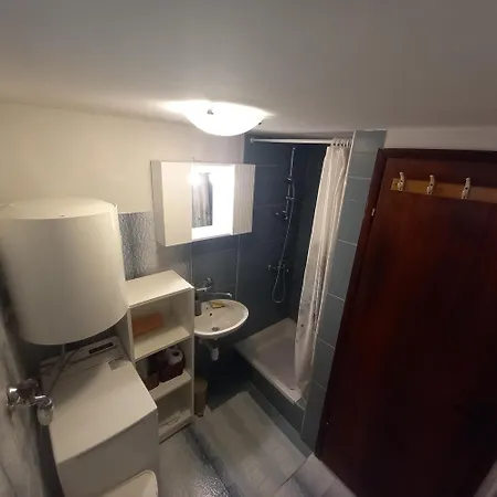 Ingrid One Bedroom App 普拉